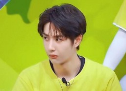 王一博吃瓜娱乐