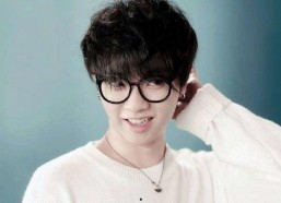 娱乐吃瓜华晨宇,娱乐界的瓜王，揭秘他的音乐与生活